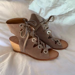 Dolce Vita • Lei Wedge Sandal